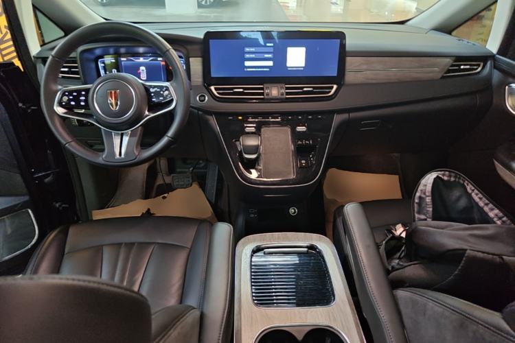 Used Hongqi HQ9 PHEV 2024 2.0T Four-Wheel Drive Business Edition Center Console