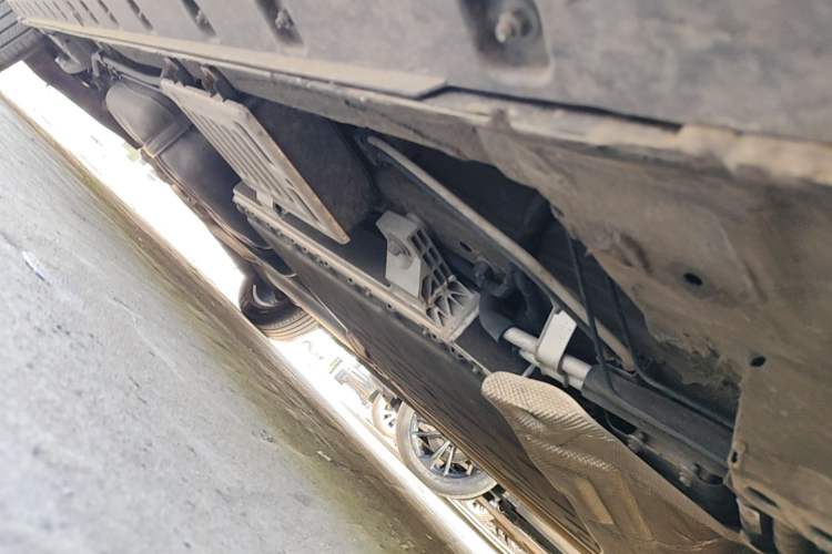 Used Hongqi HQ9 PHEV 2024 2.0T Four-Wheel Drive Business Edition Chassis Front Right