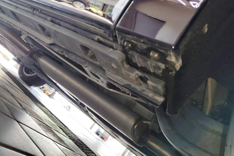Used Hongqi HQ9 PHEV 2024 2.0T Four-Wheel Drive Luxury Edition Chassis Rear Left