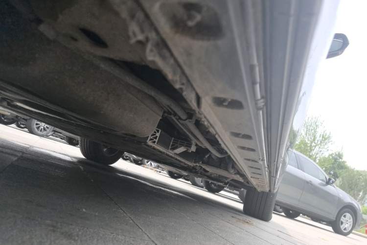Used Hongqi HQ9 PHEV 2024 2.0T Four-Wheel Drive Business Edition Chassis Rear Right