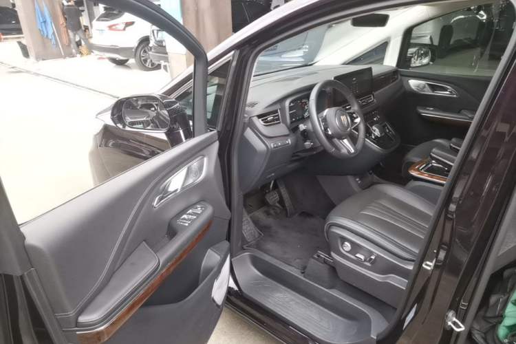 Used Hongqi HQ9 PHEV 2024 2.0T Four-Wheel Drive Luxury Edition Driver Seat