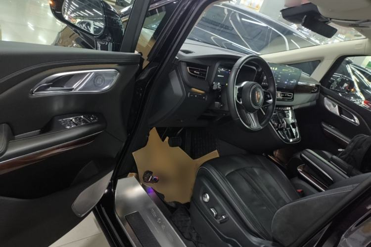 Used Hongqi HQ9 PHEV 2024 2.0T Four-Wheel Drive Luxury Edition Driver Seat