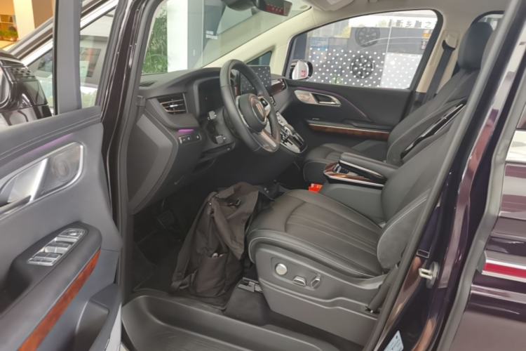 Used Hongqi HQ9 PHEV 2024 2.0T Four-Wheel Drive Luxury Edition Driver Seat