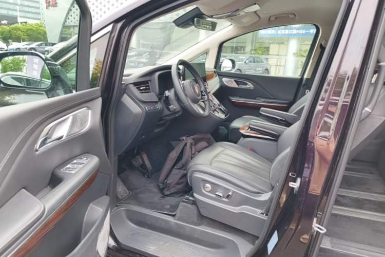 Used Hongqi HQ9 PHEV 2024 2.0T Four-Wheel Drive Luxury Edition Driver Seat