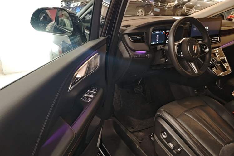Used Hongqi HQ9 PHEV 2024 2.0T Four-Wheel Drive Luxury Edition Driver Seat