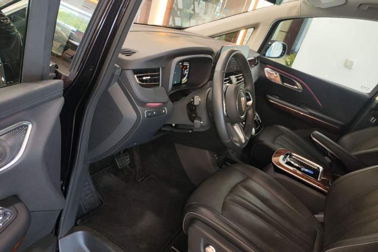 Used Hongqi HQ9 PHEV 2024 2.0T Four-Wheel Drive Luxury Edition Driver Seat