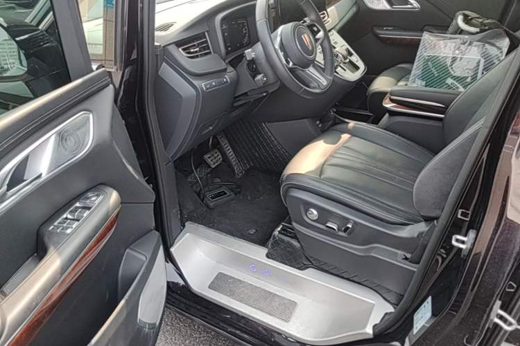 Used Hongqi HQ9 PHEV 2024 2.0T Four-Wheel Drive Luxury Edition Driver Seat