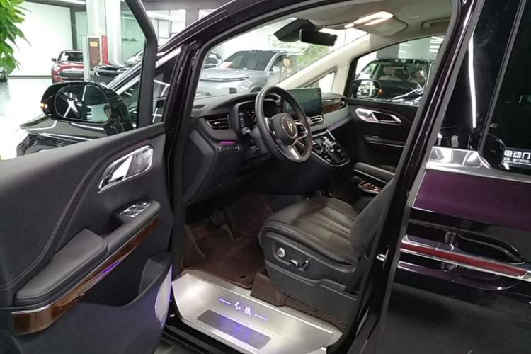 Used Hongqi HQ9 PHEV 2024 2.0T Four-Wheel Drive Luxury Edition Driver Seat