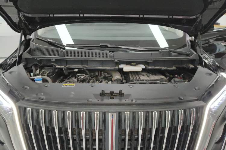 Used Hongqi HQ9 PHEV 2024 2.0T Four-Wheel Drive Business Edition Engine Bay