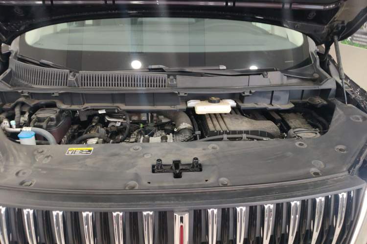Used Hongqi HQ9 PHEV 2024 2.0T Four-Wheel Drive Luxury Edition Engine Bay