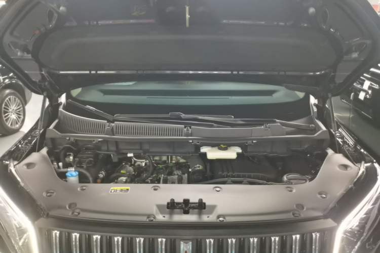 Used Hongqi HQ9 PHEV 2024 2.0T Four-Wheel Drive Business Edition Engine Bay