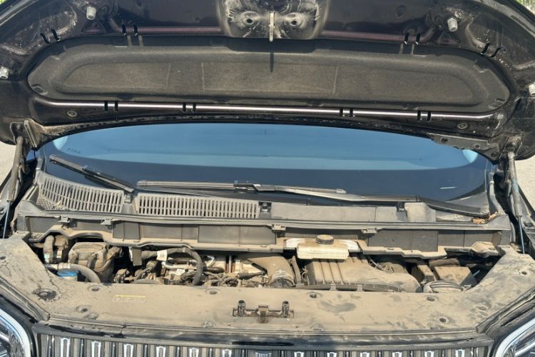 Used Hongqi HQ9 PHEV 2024 2.0T Four-Wheel Drive Business Edition Engine Bay