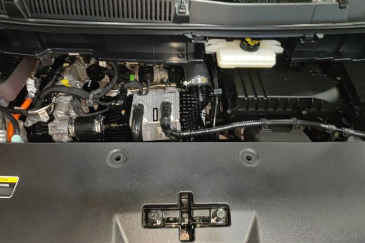 Used Hongqi HQ9 PHEV 2024 2.0T Four-Wheel Drive Luxury Edition Engine Bay