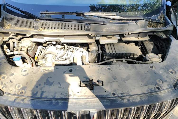 Used Hongqi HQ9 PHEV 2024 2.0T Four-Wheel Drive Business Edition Engine Bay