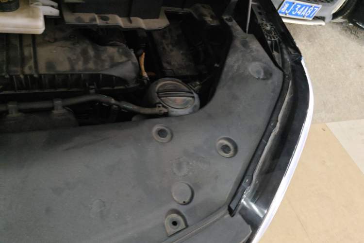 Used Hongqi HQ9 PHEV 2024 2.0T Four-Wheel Drive Luxury Edition Engine Bay Left
