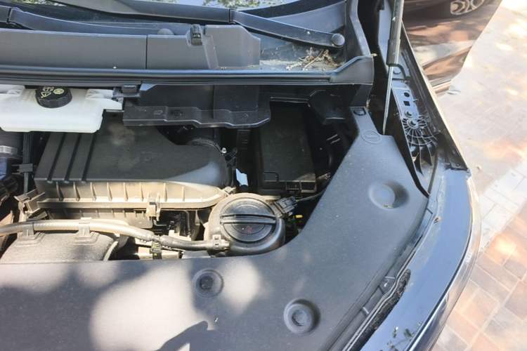 Used Hongqi HQ9 PHEV 2024 2.0T Four-Wheel Drive Business Edition Engine Bay Left