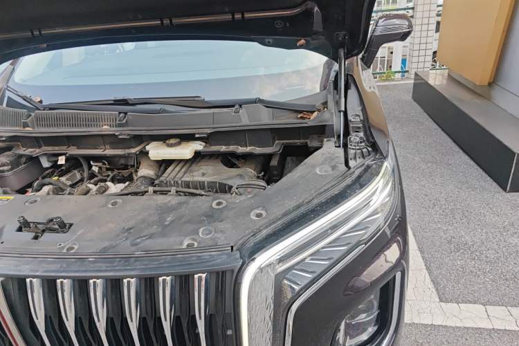 Used Hongqi HQ9 PHEV 2024 2.0T Four-Wheel Drive Luxury Edition Engine Bay Left