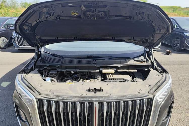 Used Hongqi HQ9 PHEV 2024 2.0T Four-Wheel Drive Business Edition Engine Bay