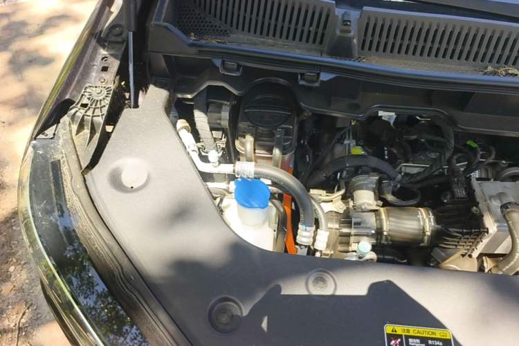 Used Hongqi HQ9 PHEV 2024 2.0T Four-Wheel Drive Business Edition Engine Bay Right