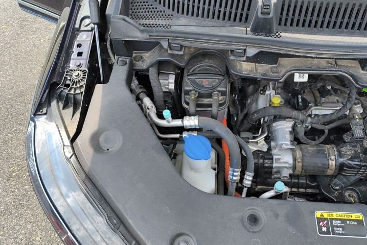 Used Hongqi HQ9 PHEV 2024 2.0T Four-Wheel Drive Business Edition Engine Bay Right