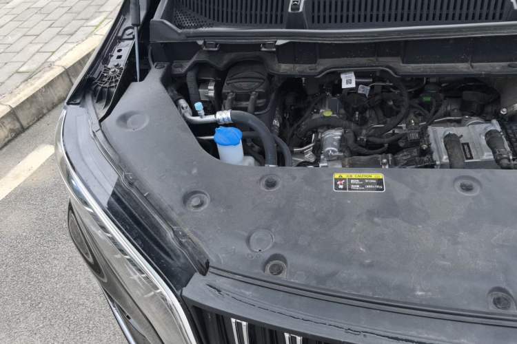 Used Hongqi HQ9 PHEV 2024 2.0T Four-Wheel Drive Business Edition Engine Bay Right