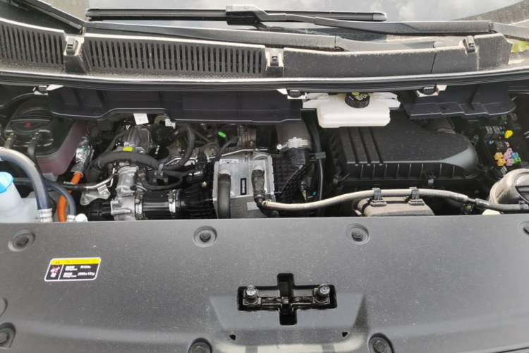 Used Hongqi HQ9 PHEV 2024 2.0T Four-Wheel Drive Business Edition Engine Bay