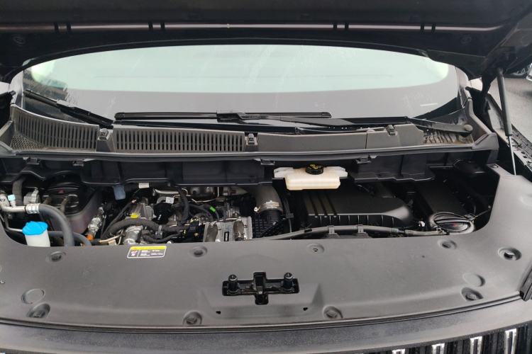Used Hongqi HQ9 PHEV 2024 2.0T Four-Wheel Drive Luxury Edition Engine Bay