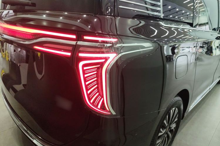 Used Hongqi HQ9 PHEV 2024 2.0T Four-Wheel Drive Luxury Edition Exterior 3