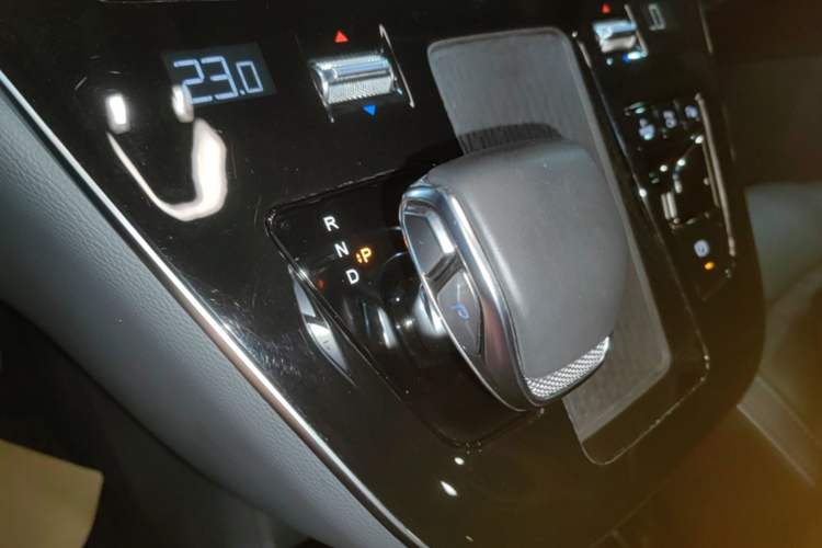 Used Hongqi HQ9 PHEV 2024 2.0T Four-Wheel Drive Luxury Edition Gear Lever
