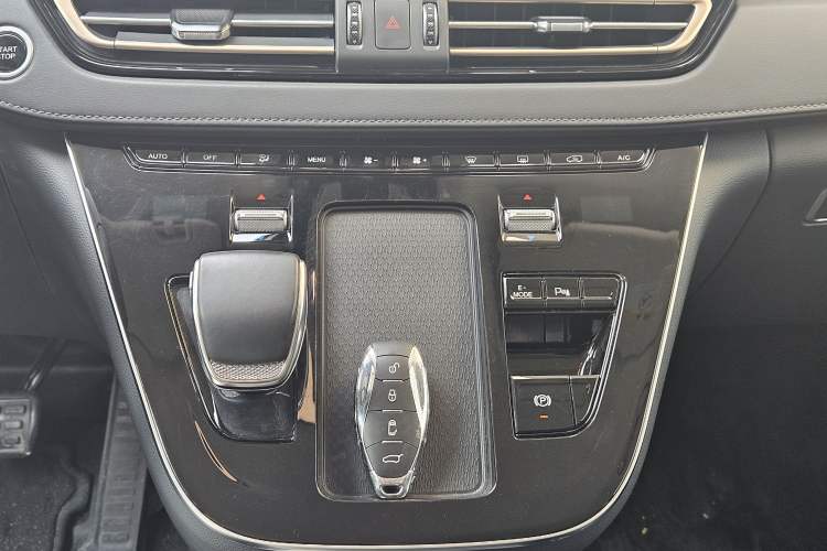 Used Hongqi HQ9 PHEV 2024 2.0T Four-Wheel Drive Business Edition Gear Lever