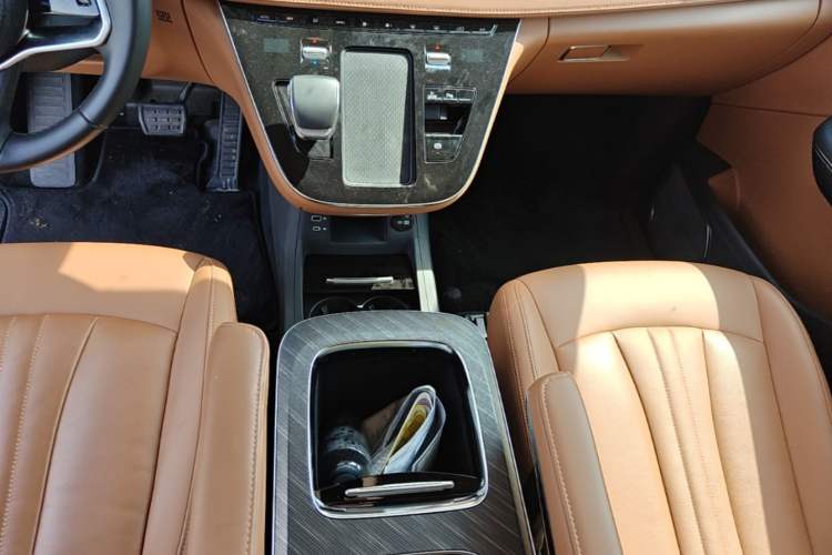 Used Hongqi HQ9 PHEV 2024 2.0T Four-Wheel Drive Business Edition Gear Lever