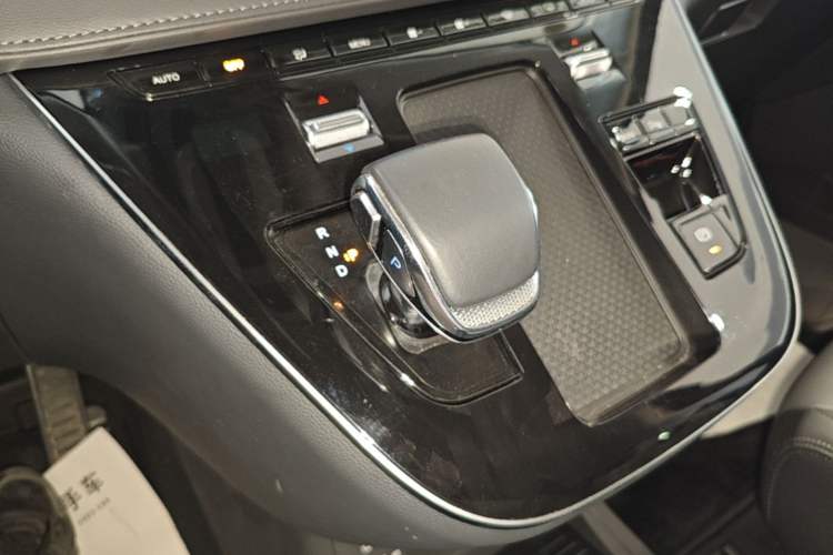Used Hongqi HQ9 PHEV 2024 2.0T Four-Wheel Drive Business Edition Gear Lever