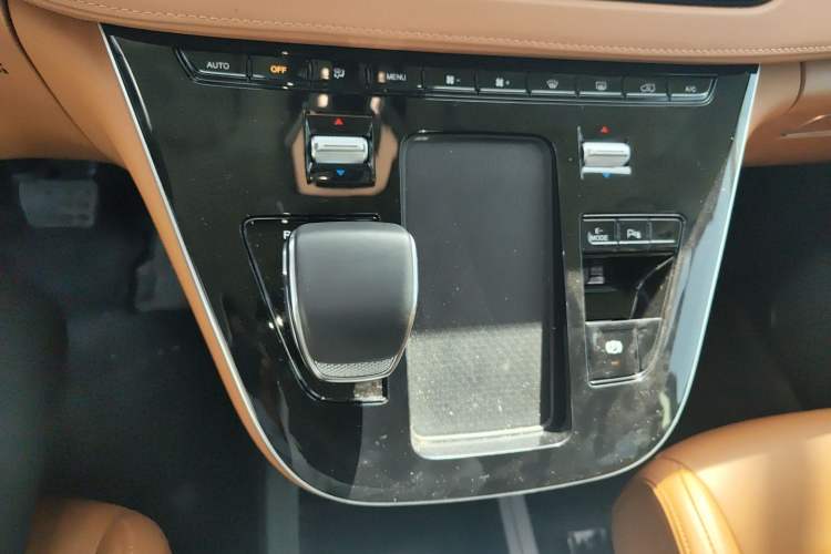 Used Hongqi HQ9 PHEV 2024 2.0T Four-Wheel Drive Business Edition Gear Lever