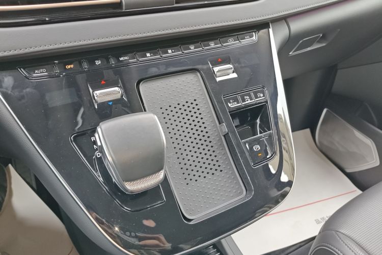 Used Hongqi HQ9 PHEV 2024 2.0T Four-Wheel Drive Luxury Edition Gear Lever