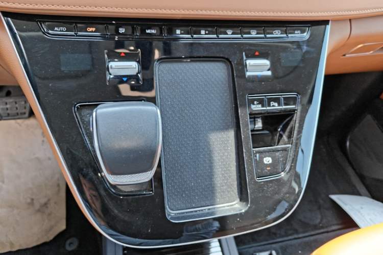 Used Hongqi HQ9 PHEV 2024 2.0T Four-Wheel Drive Business Edition Gear Lever