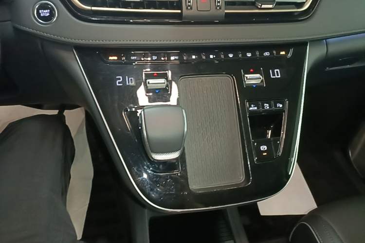 Used Hongqi HQ9 PHEV 2024 2.0T Four-Wheel Drive Luxury Edition Gear Lever