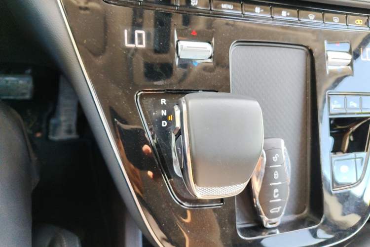 Used Hongqi HQ9 PHEV 2024 2.0T Four-Wheel Drive Business Edition Gear Lever