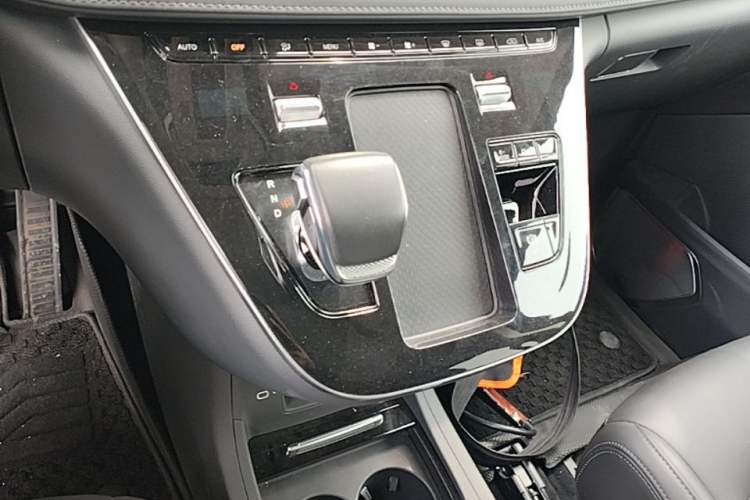 Used Hongqi HQ9 PHEV 2024 2.0T Four-Wheel Drive Business Edition Gear Lever