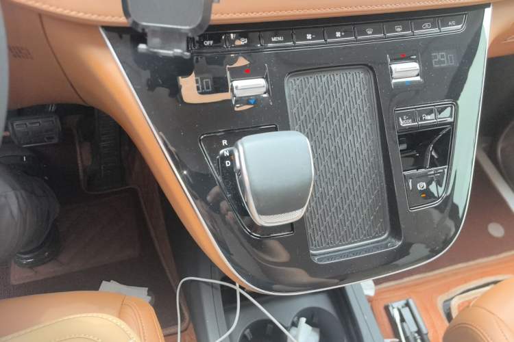 Used Hongqi HQ9 PHEV 2024 2.0T Four-Wheel Drive Business Edition Gear Lever