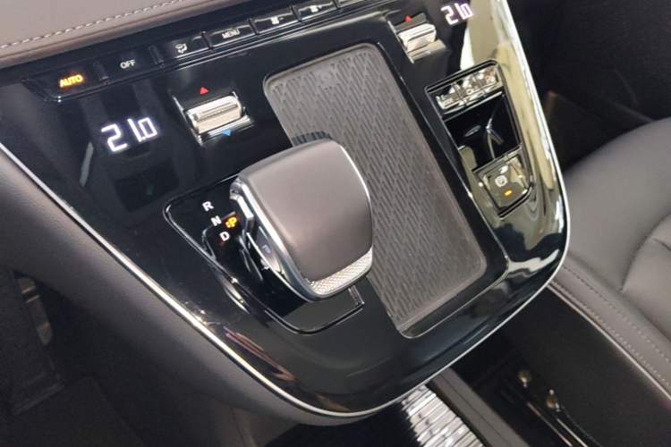 Used Hongqi HQ9 PHEV 2024 2.0T Four-Wheel Drive Luxury Edition Gear Lever