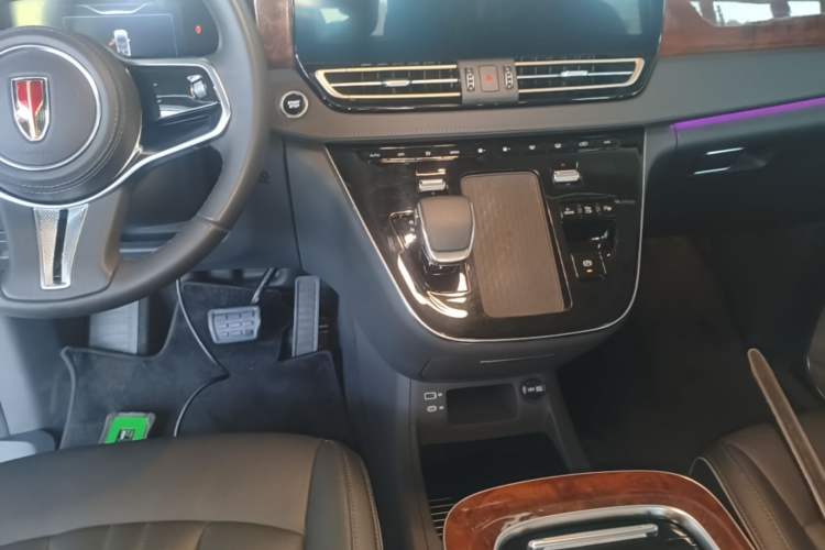 Used Hongqi HQ9 PHEV 2024 2.0T Four-Wheel Drive Luxury Edition Gear Lever