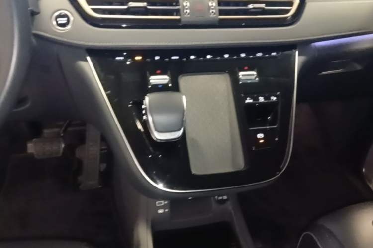 Used Hongqi HQ9 PHEV 2024 2.0T Four-Wheel Drive Luxury Edition Gear Lever
