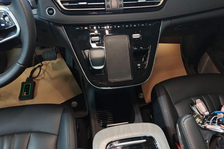 Used Hongqi HQ9 PHEV 2024 2.0T Four-Wheel Drive Business Edition Gear Lever