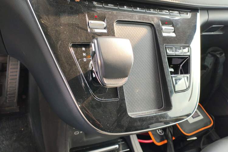 Used Hongqi HQ9 PHEV 2024 2.0T Four-Wheel Drive Business Edition Gear Lever