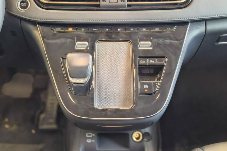 Used Hongqi HQ9 PHEV 2024 2.0T Four-Wheel Drive Business Edition Gear Lever