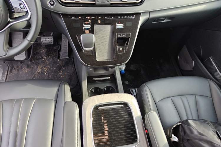 Used Hongqi HQ9 PHEV 2024 2.0T Four-Wheel Drive Business Edition Gear Lever