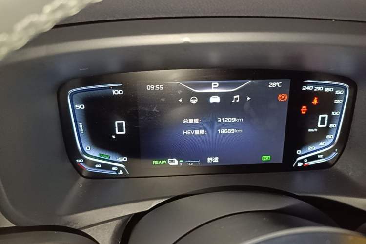Used Hongqi HQ9 PHEV 2024 2.0T Four-Wheel Drive Luxury Edition Instrument Cluster