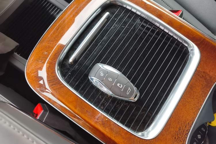 Used Hongqi HQ9 PHEV 2024 2.0T Four-Wheel Drive Luxury Edition Interior 1