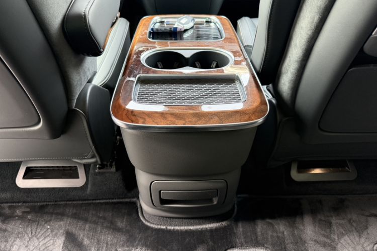 Used Hongqi HQ9 PHEV 2024 2.0T Four-Wheel Drive Luxury Edition Interior 12