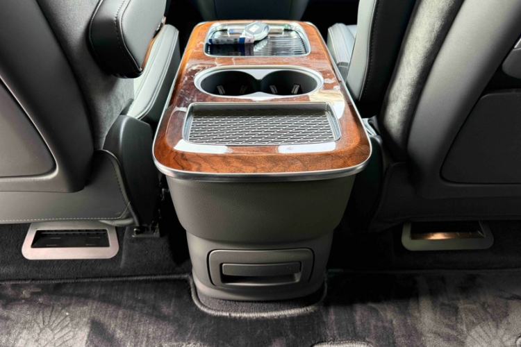 Used Hongqi HQ9 PHEV 2024 2.0T Four-Wheel Drive Luxury Edition Interior 13